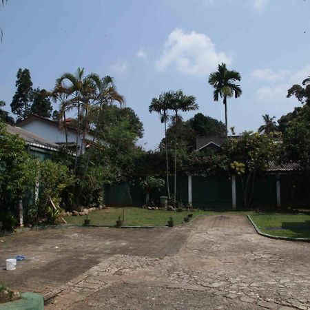 Antique Tourists Lodge Kandy Exterior photo