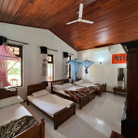 Antique Tourists Lodge Kandy Exterior photo