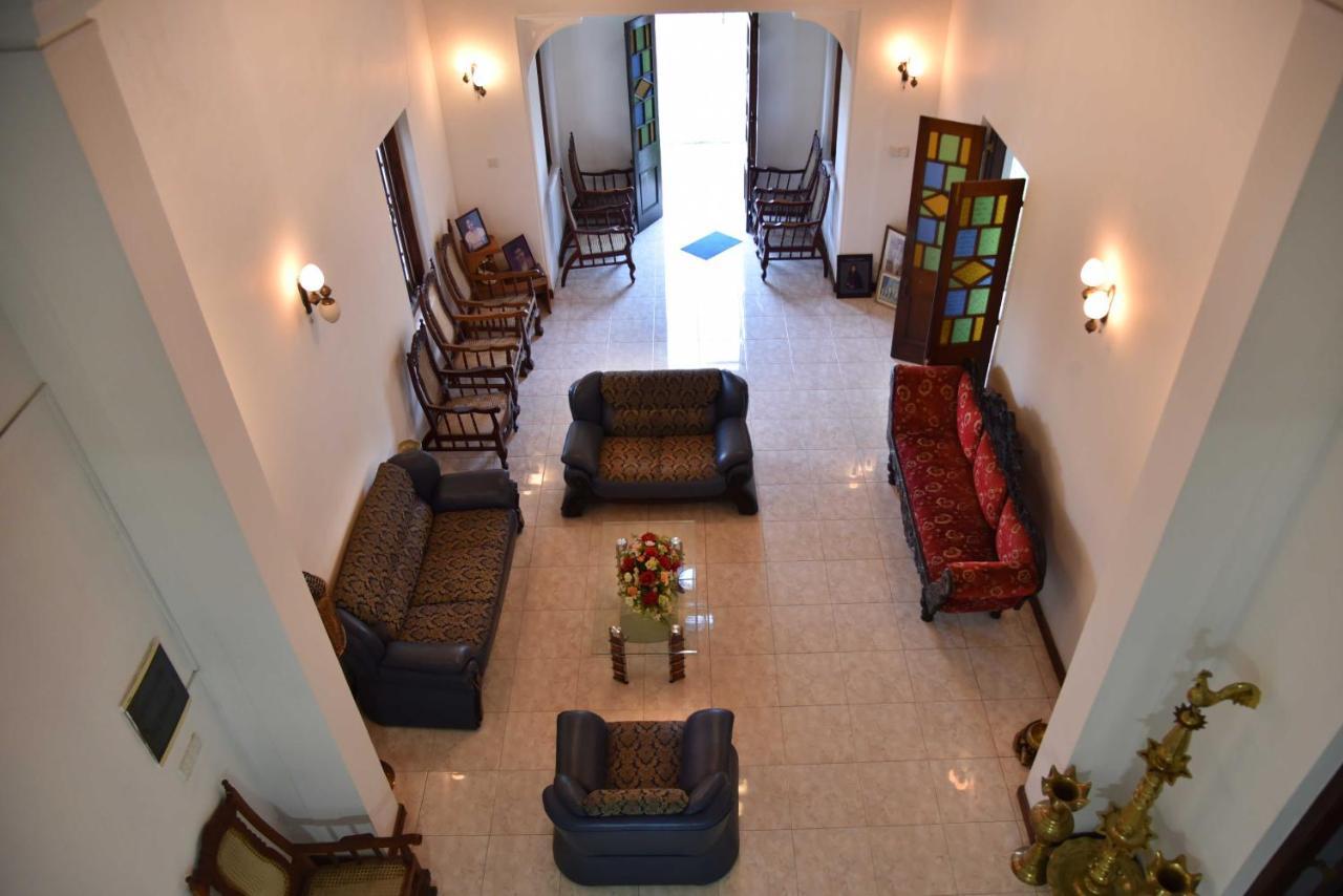 Antique Tourists Lodge Kandy Exterior photo