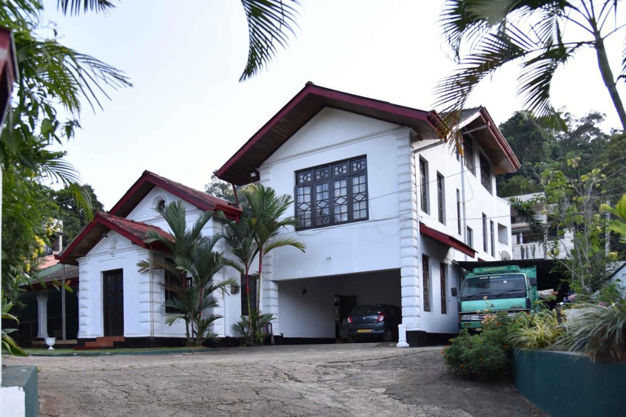 Antique Tourists Lodge Kandy Exterior photo